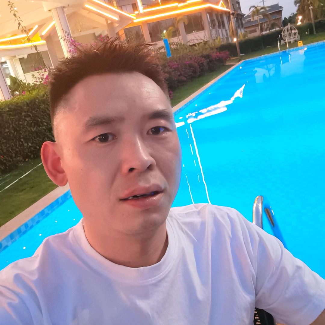 瘦巴巴的老爷们