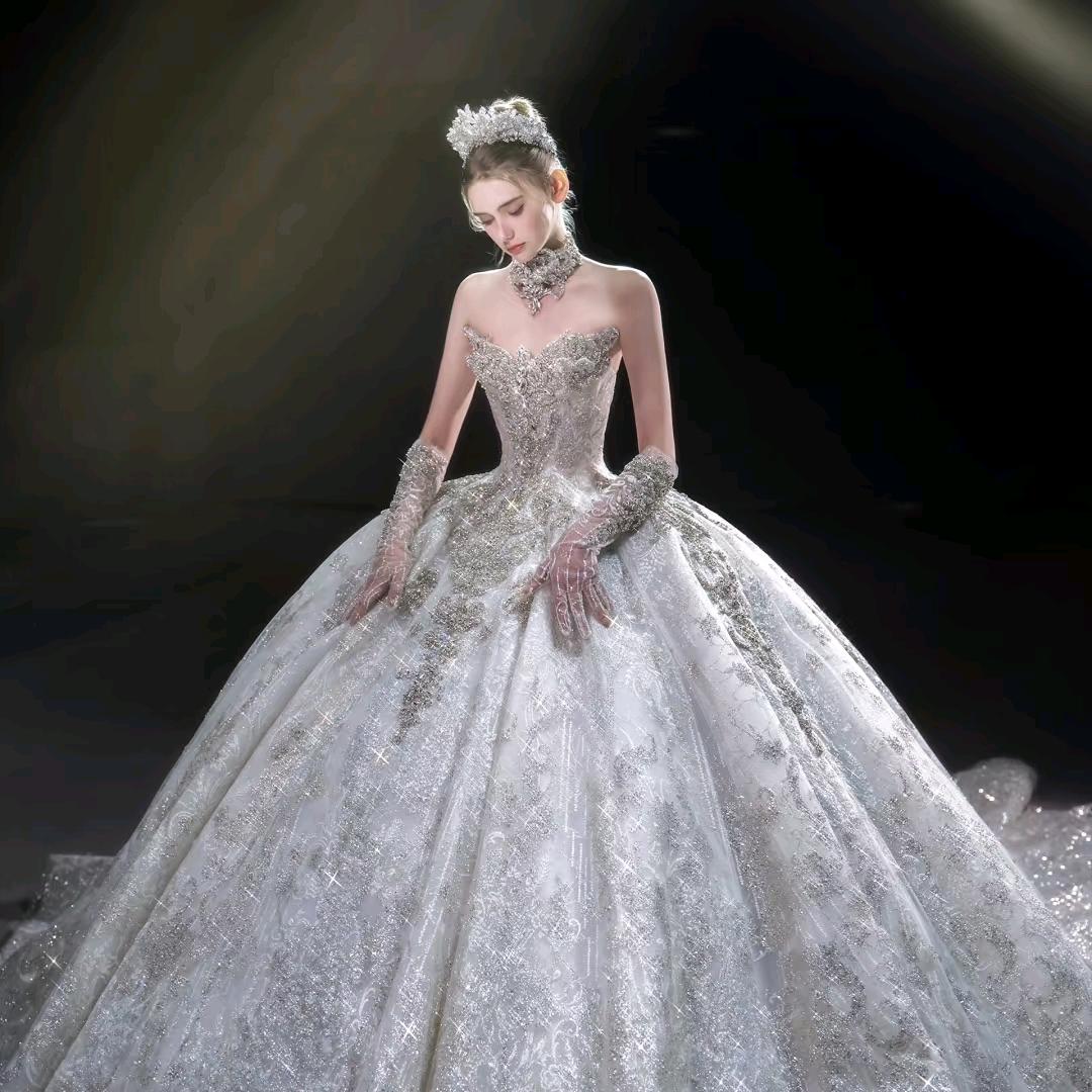 LX·BRIDAL鹿希婚纱客服