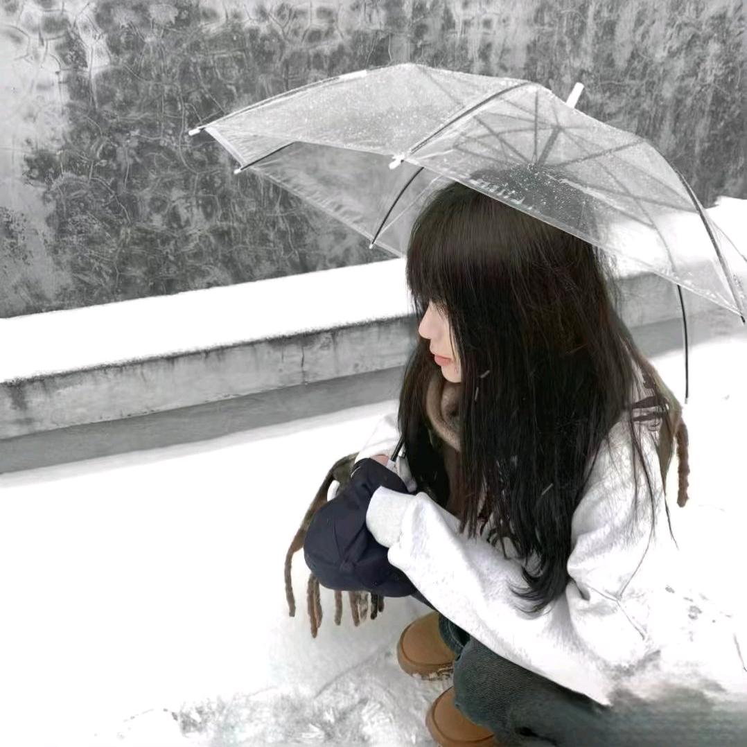 临栀熙.
