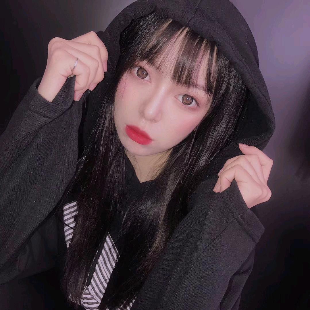 云掩初弦月·