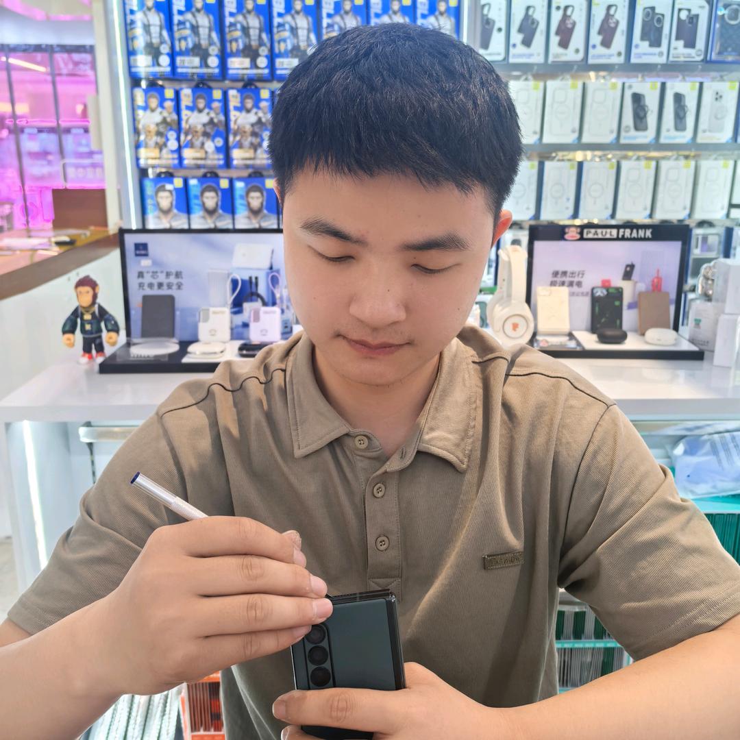 南昌老张手机中框修复全包膜