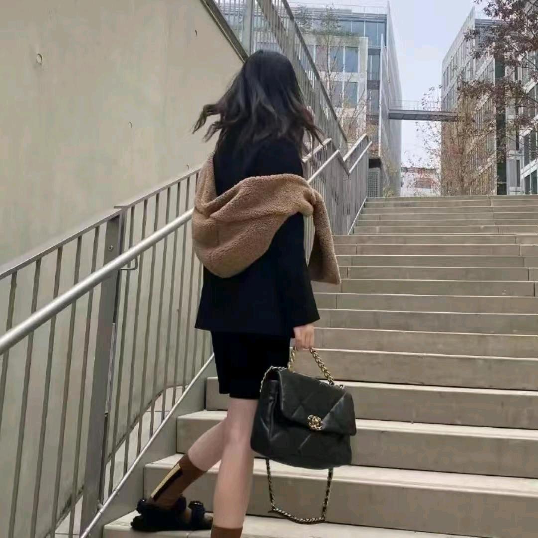 设计师莲妹