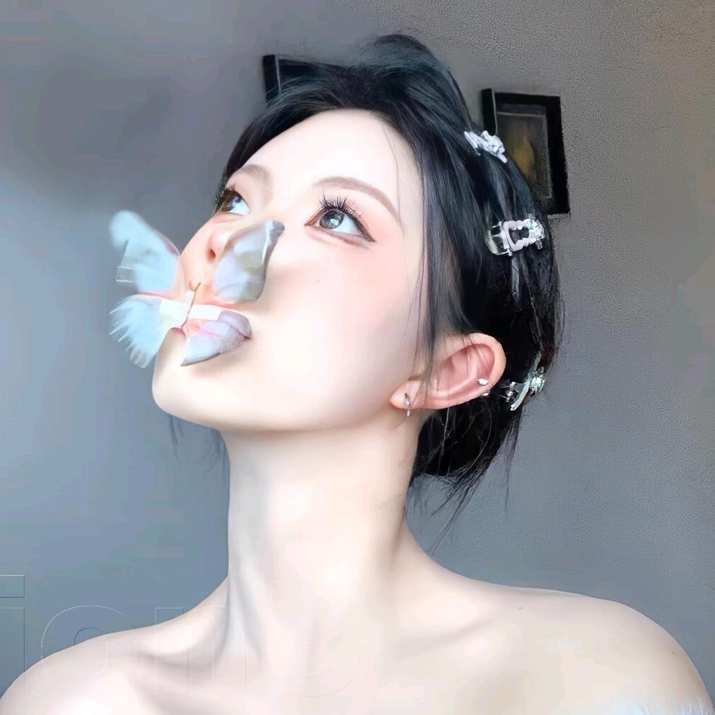 才没有脸红