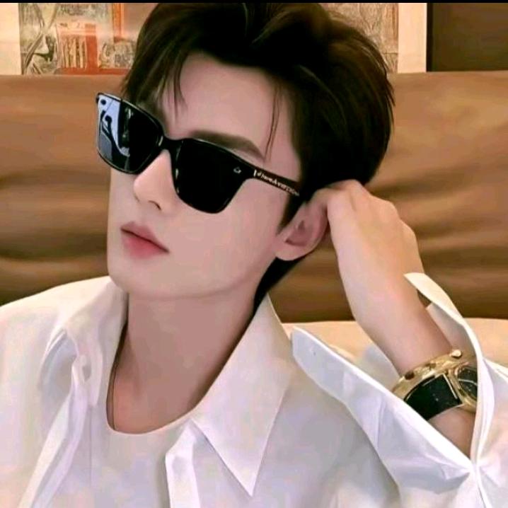 Mc男模。