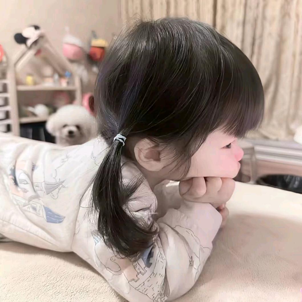 天真^