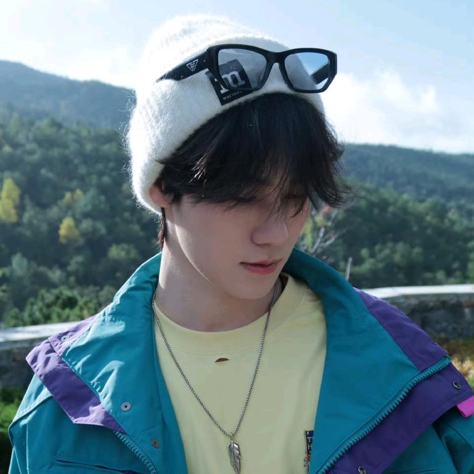 梦里挑灯看鬼片