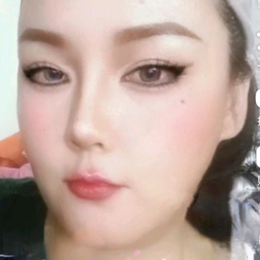 骑摩托的脏辫师