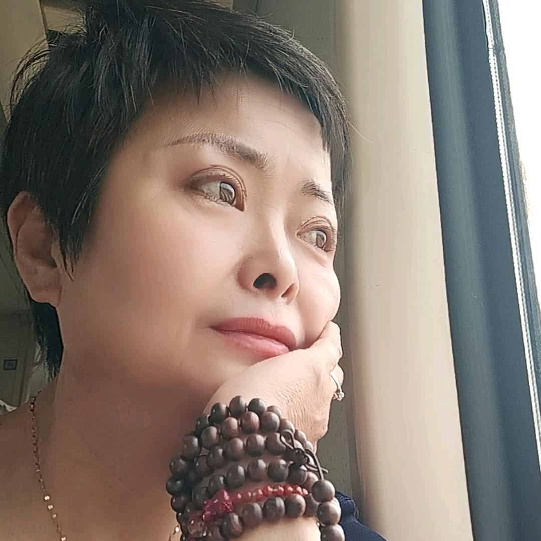 鹤岗石头姐