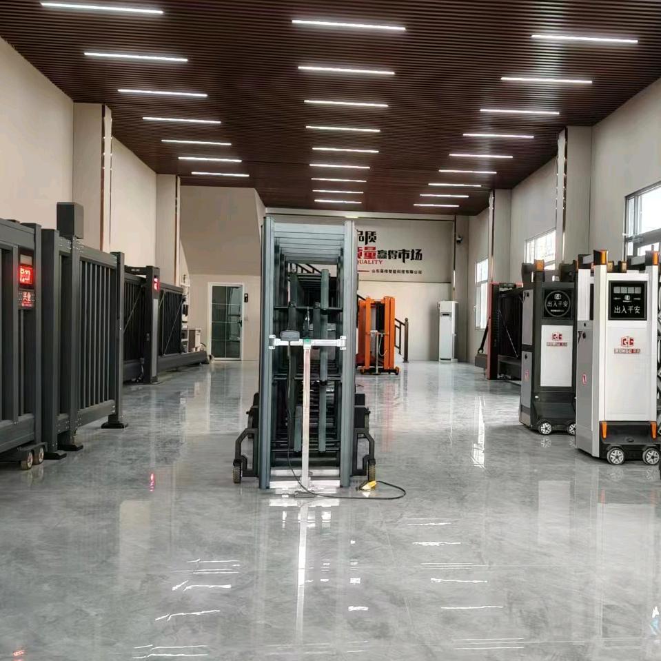 滨州伸缩门厂家杨莹莹