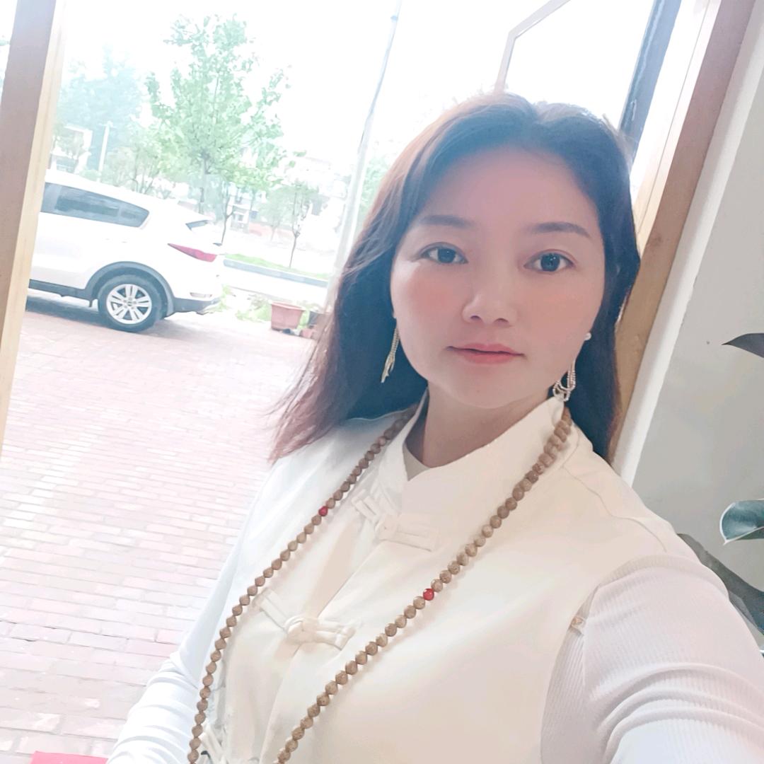 芳姐首播晚上9点开播