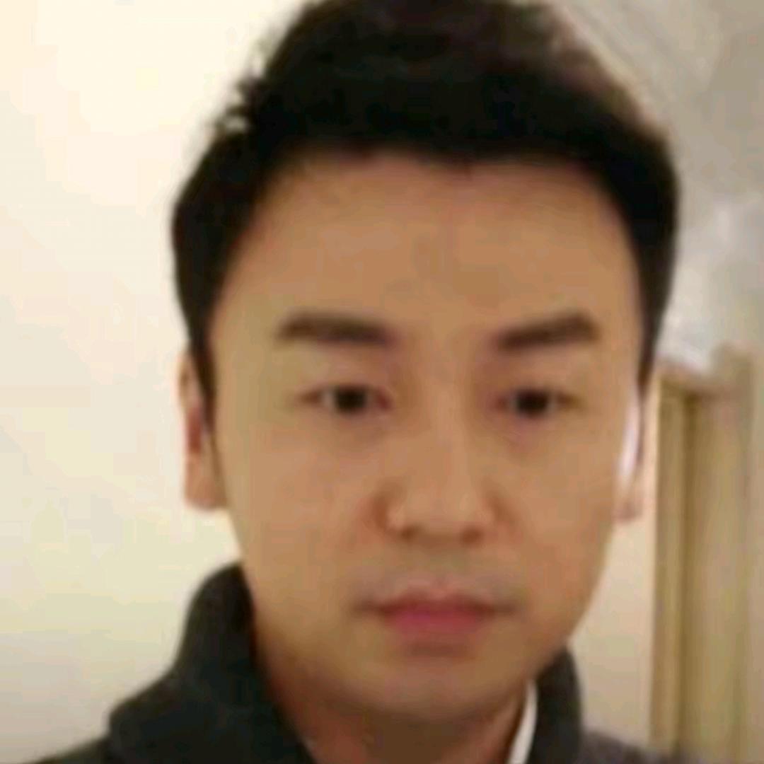 一朵风中摇曳的陈俊生