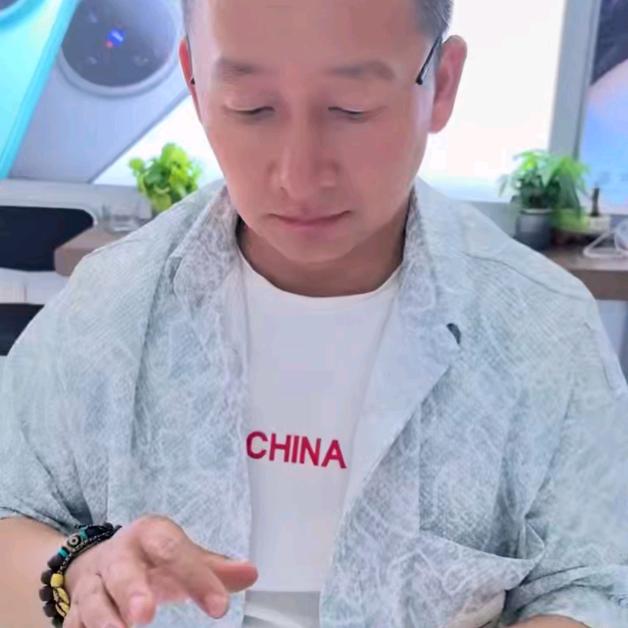 红哥，༄ོ余生༊࿆安好ꦿ໌້࿐