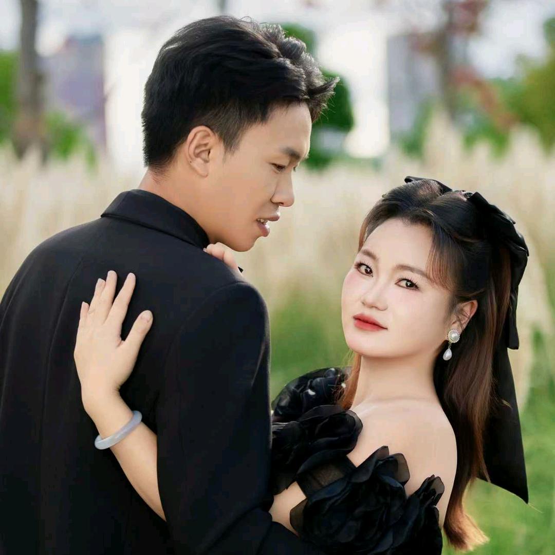 奕凡