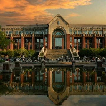 带过路费的易大师