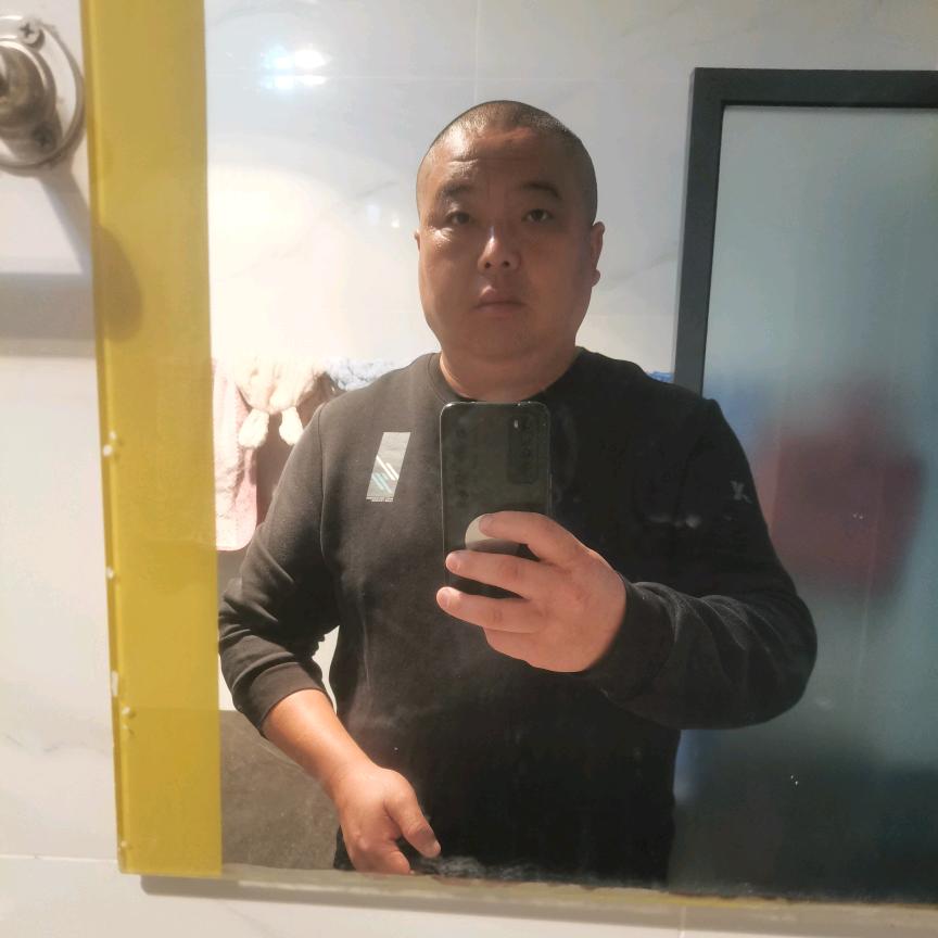 搞挖机的刘杰