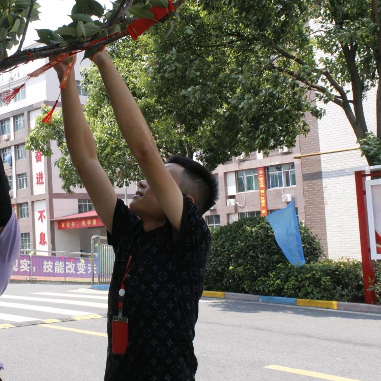 长沙科技传媒何老师～