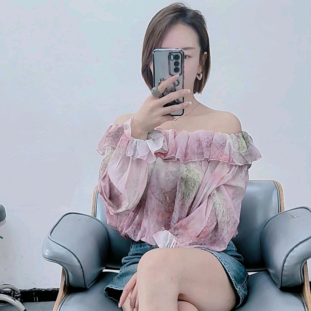 余念。