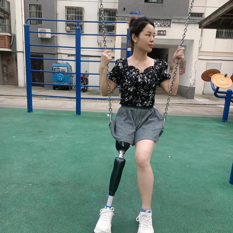 笑笑（黄紫燕）