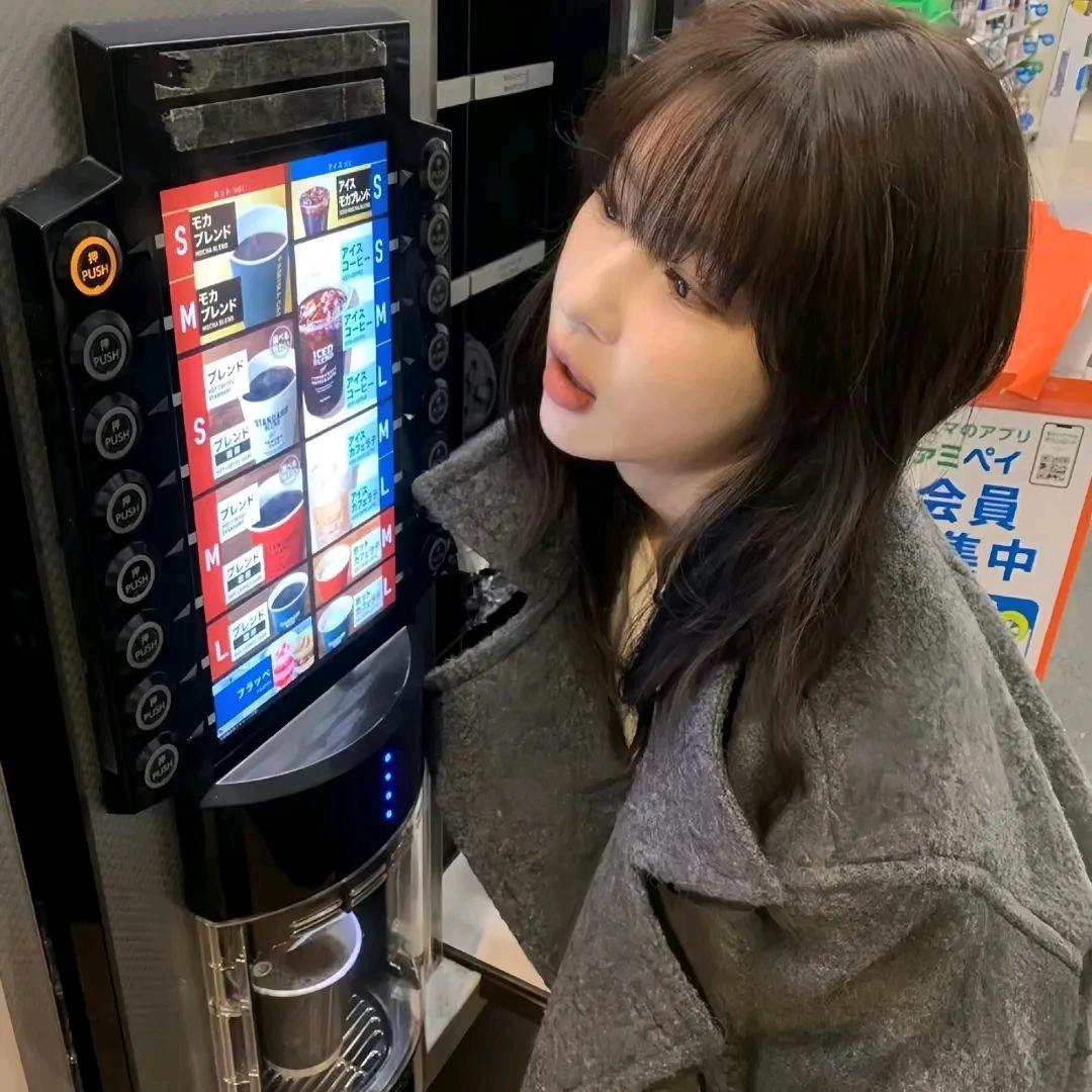 离遥月生