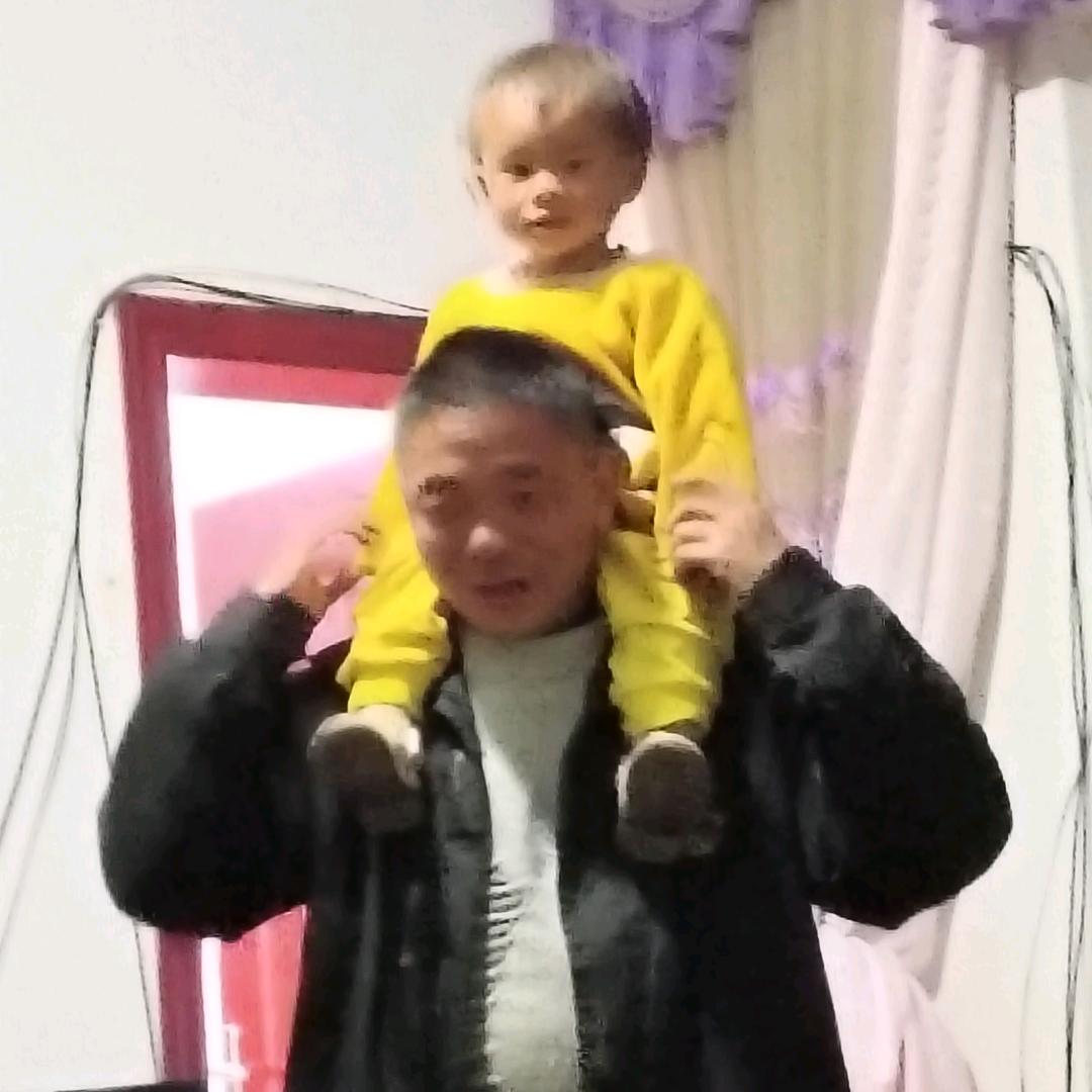 邓成胡挖机岀租，需要的不管哪里都能到