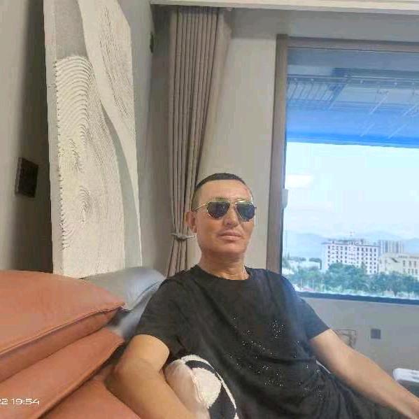 老程.