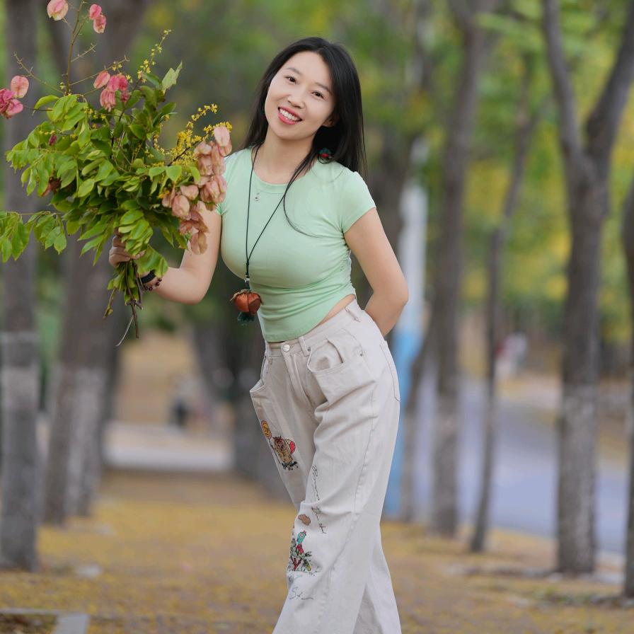 甜甜～89年的蛇🐍