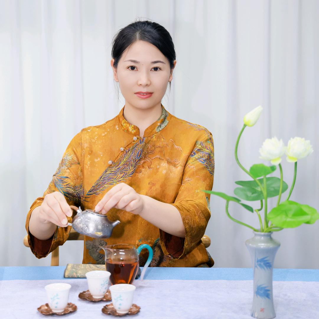 艳丽
