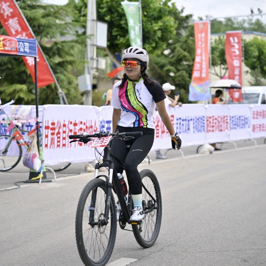 萌量不足的菜腿🚴🏻