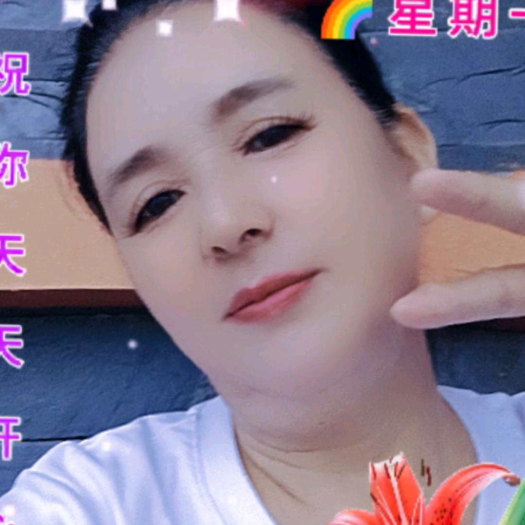 你笑起来真好看，像春天的花一样