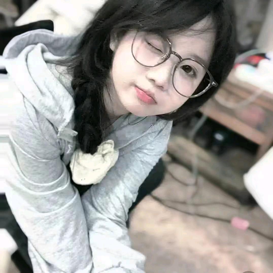 陈叶.