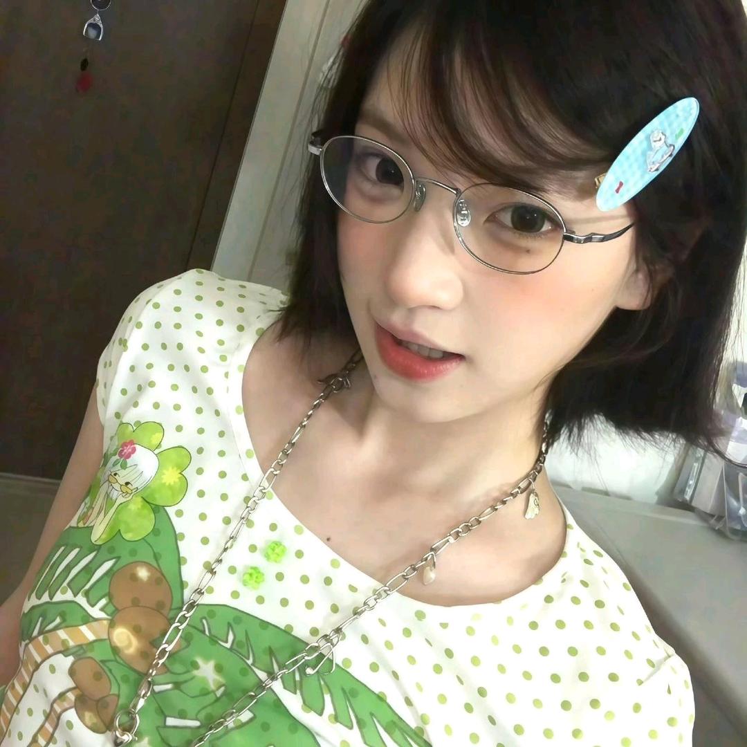 小冰爱吃冰淇淋🍦