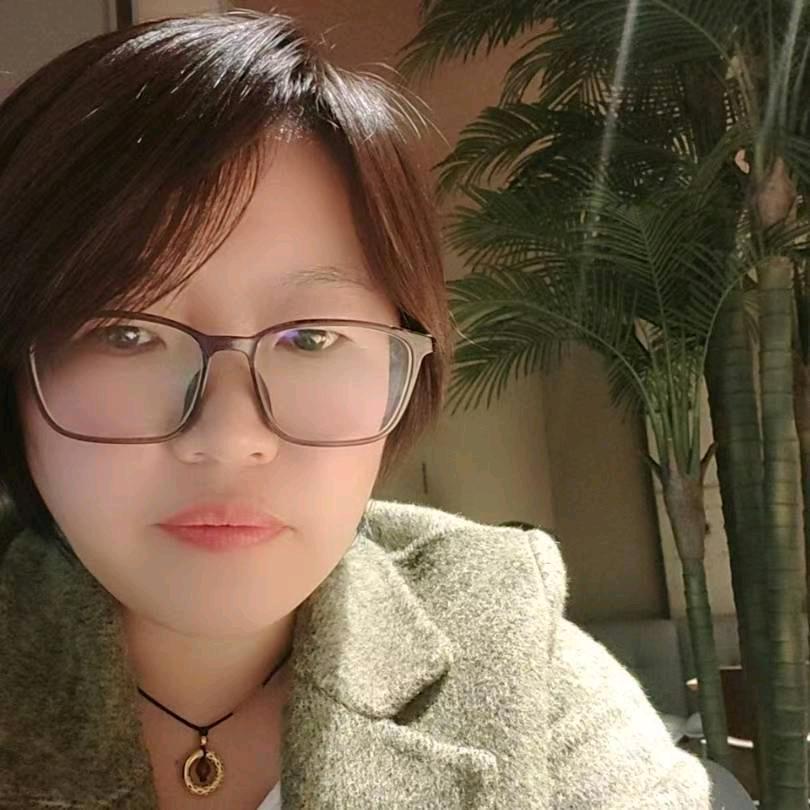 四川鑫龙彬物流有限公司 叶子