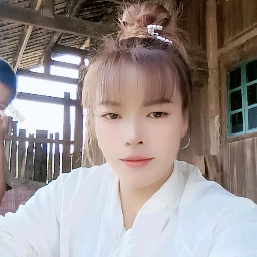 不爱不恨90后龙妹