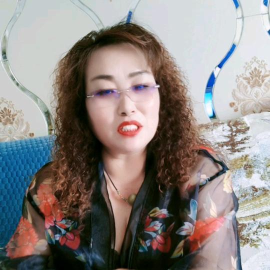 晒太阳的招财猫