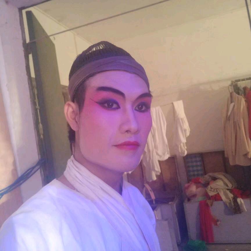 龚默灵渊