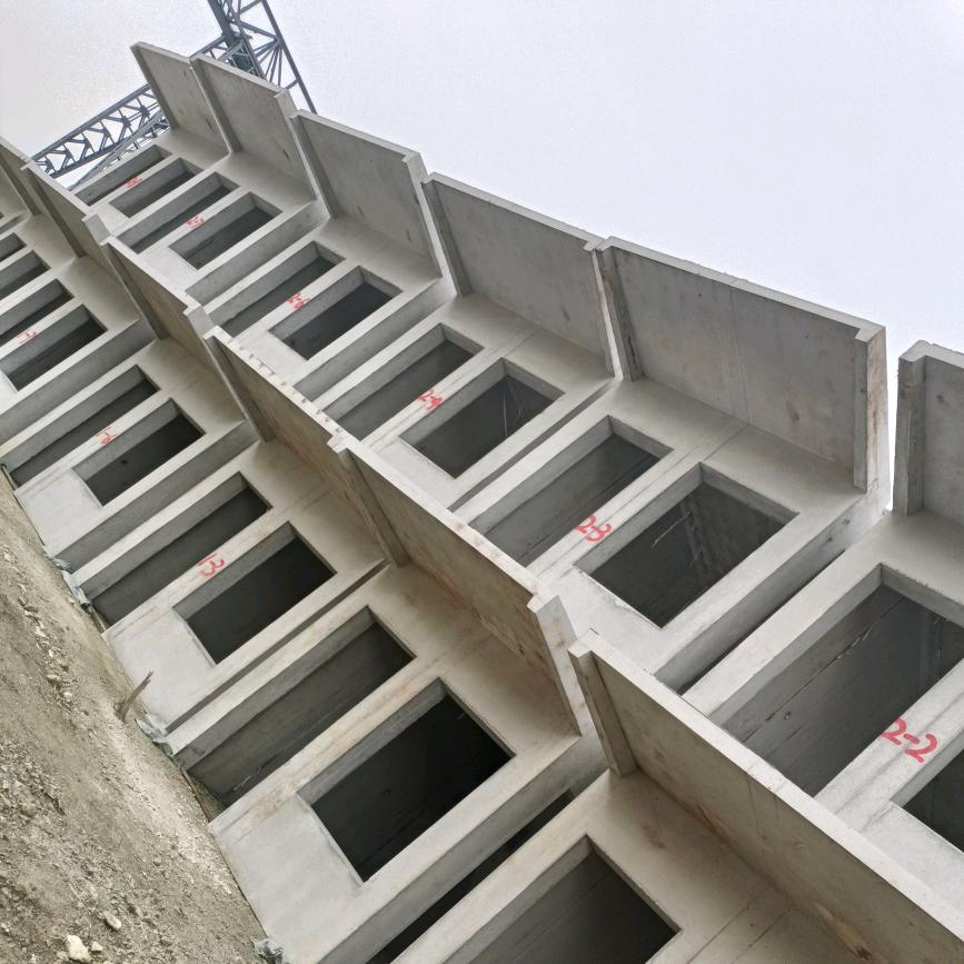 河南超凡建材（水泥房，路沿石，透水砖）