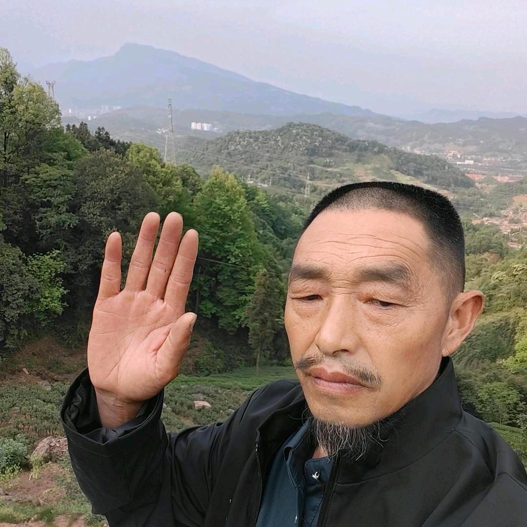 刘爻