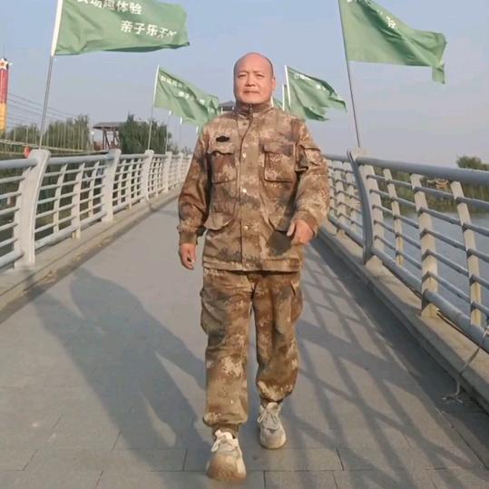 左日右曰~明