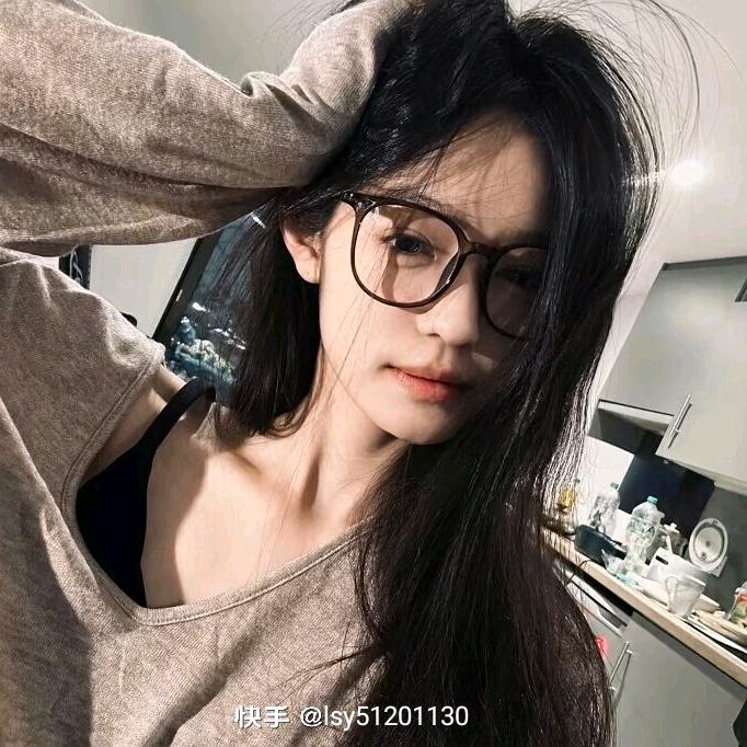 李文安.养兔场,电视柜