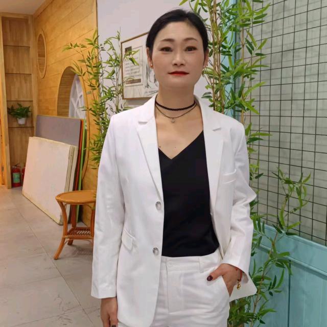 千亿美业华姐