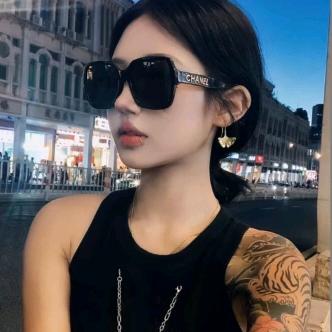 火狼女.