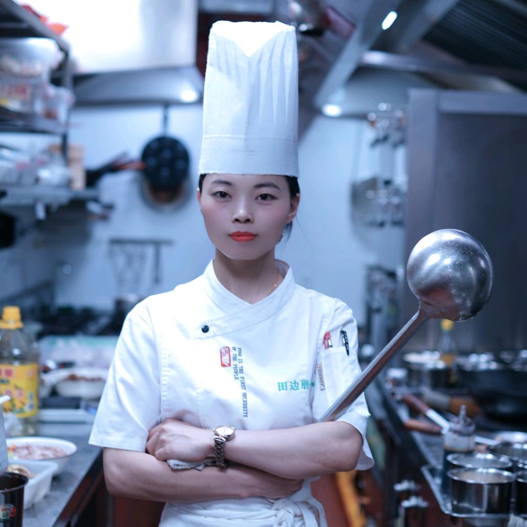女厨师梅梅