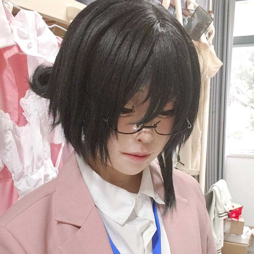 吣