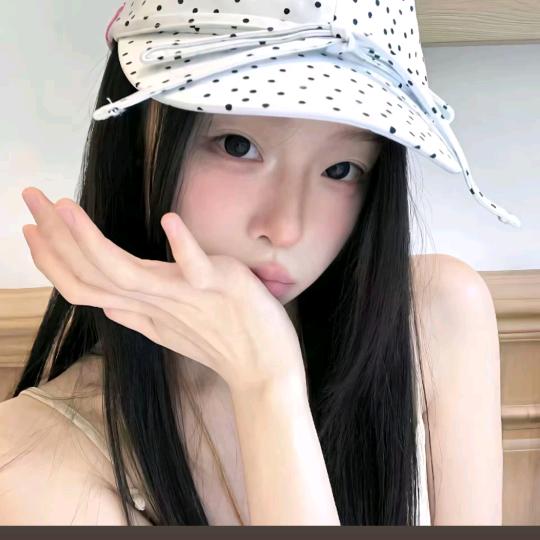 草莓软糖（橱窗有军火）