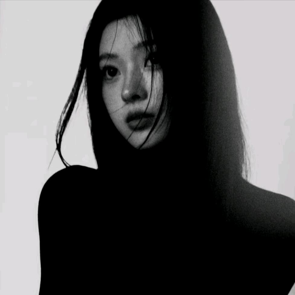 𝒚.不月半
