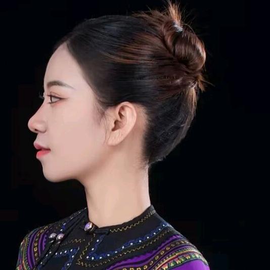 梦金园珠宝顾问，秋