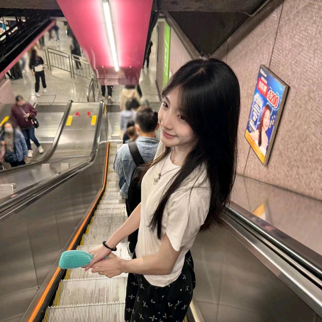 落沐绪.