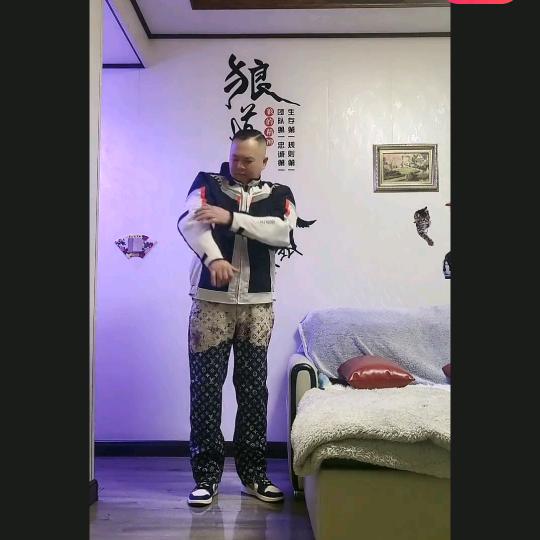 红旗飘飘（枪骑兵）