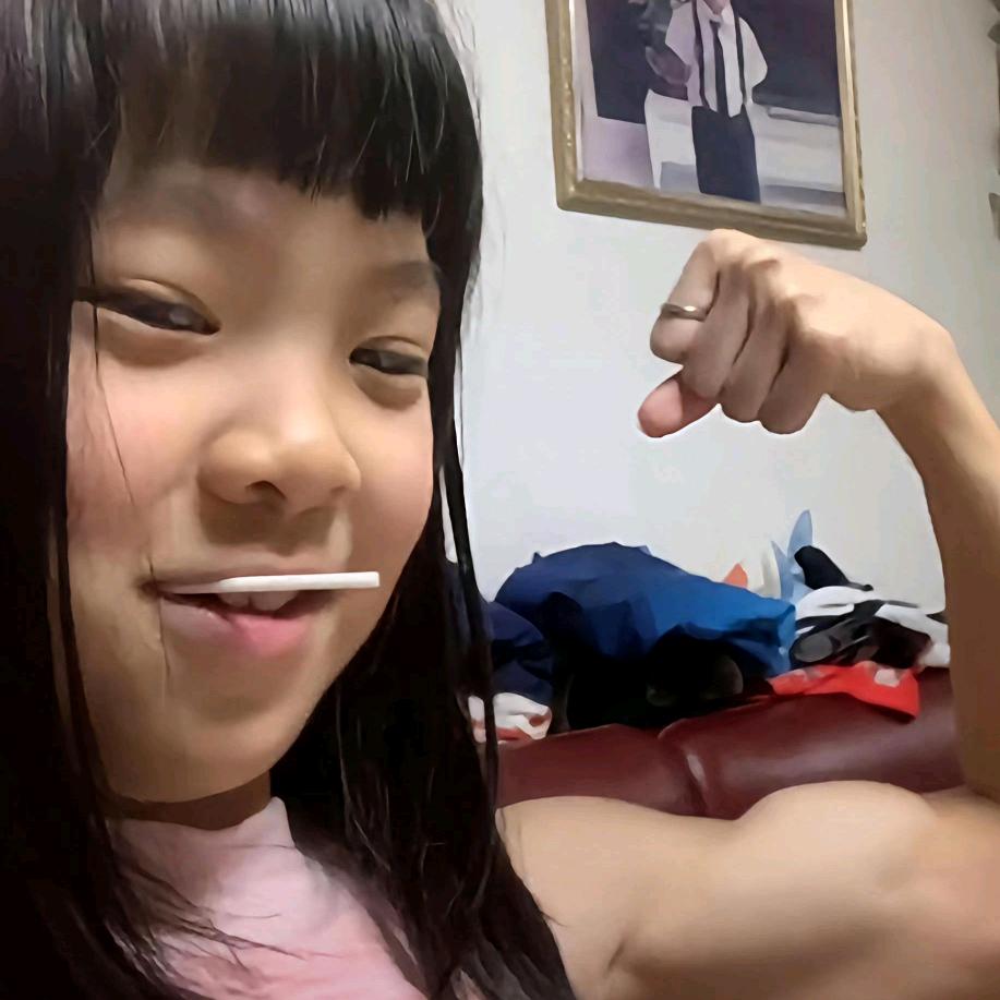 握在手里的大金镯