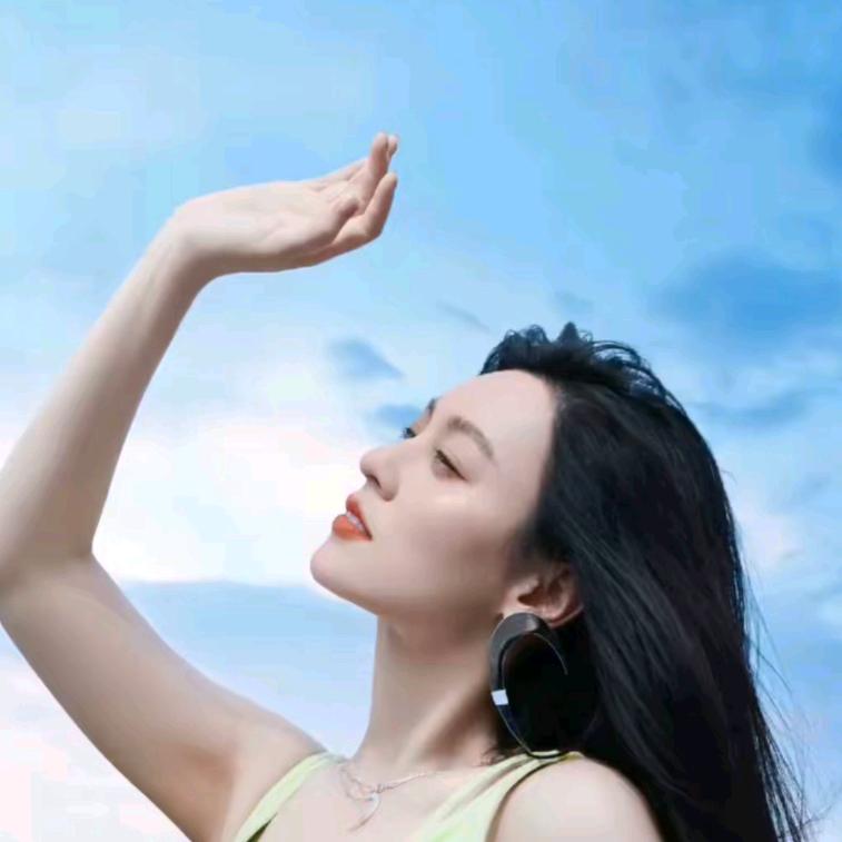 唐艺彩虹小助理嗨呀